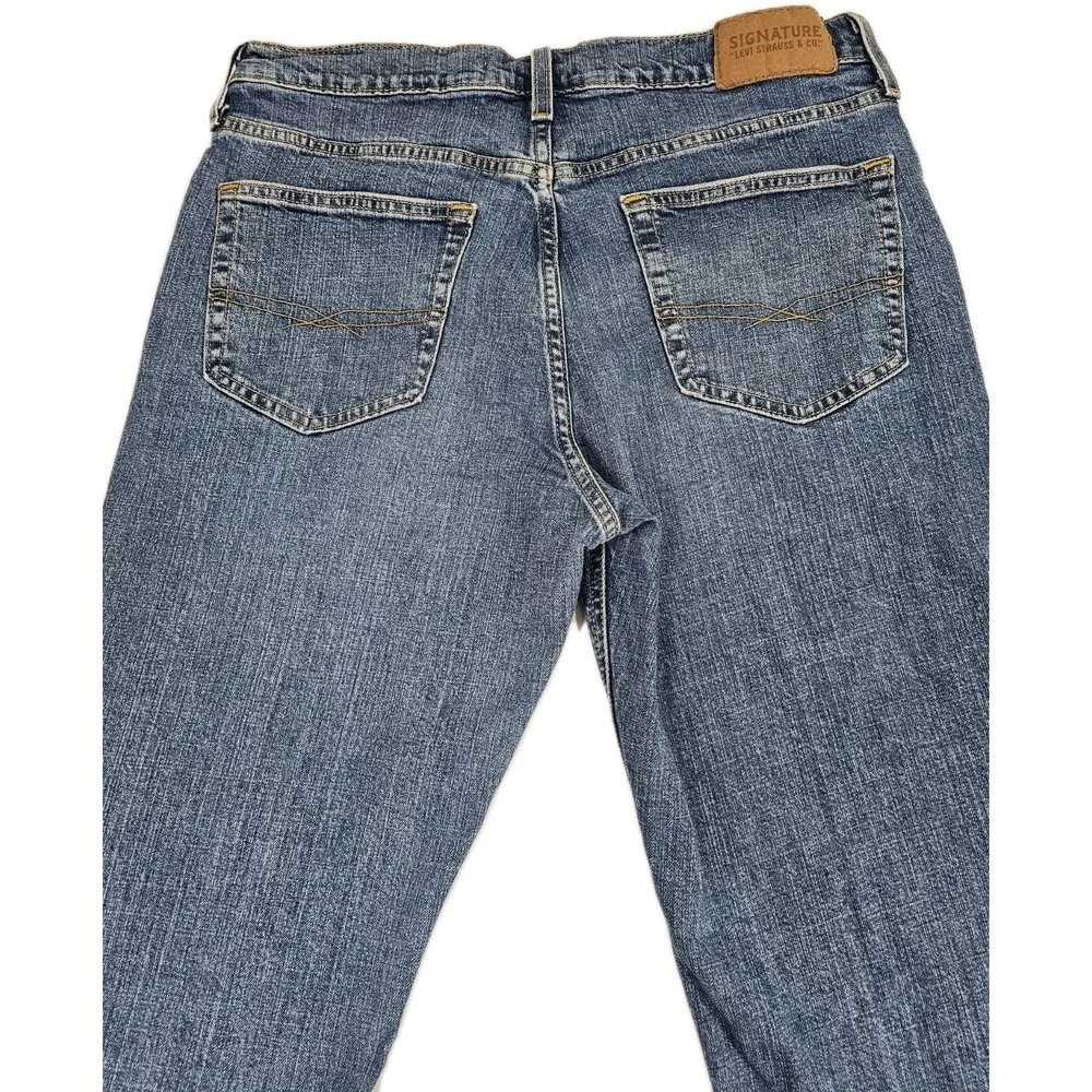 Signature Levi Strauss S67 Athletic Fit Jeans Mens 32x32 Blue Denim Straight Fit